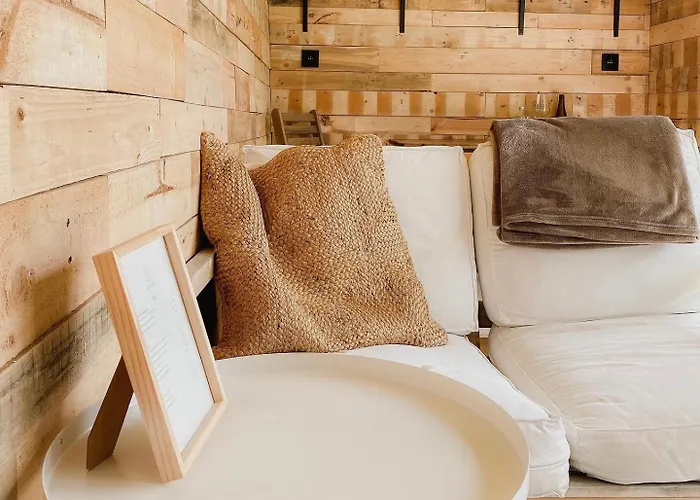 Les Jardins De Jeanne Homestay *